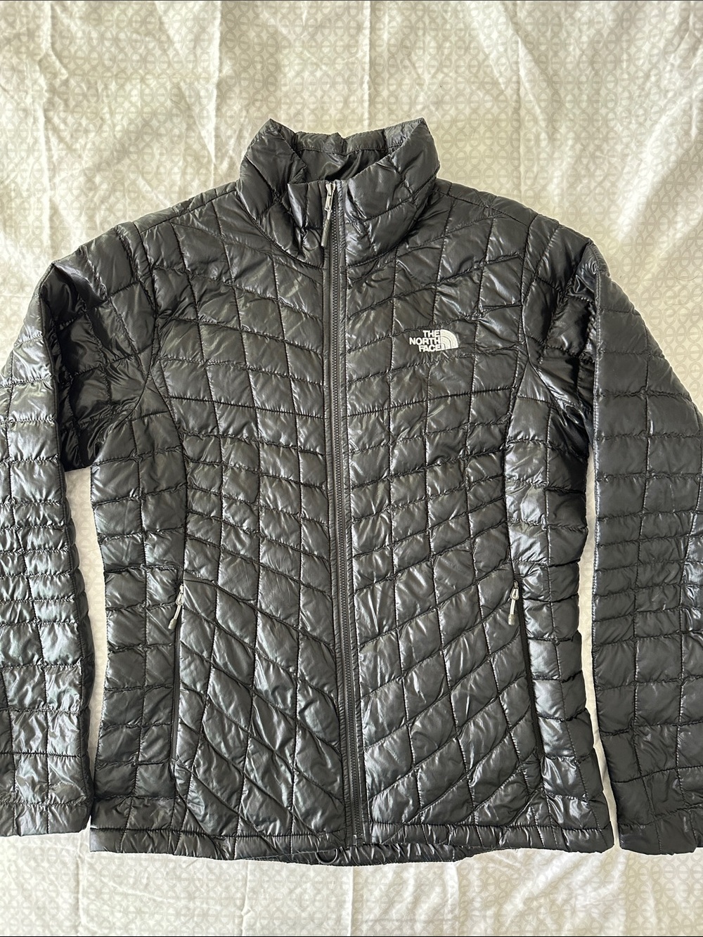 Women’s Northface Thermoball jacket - M